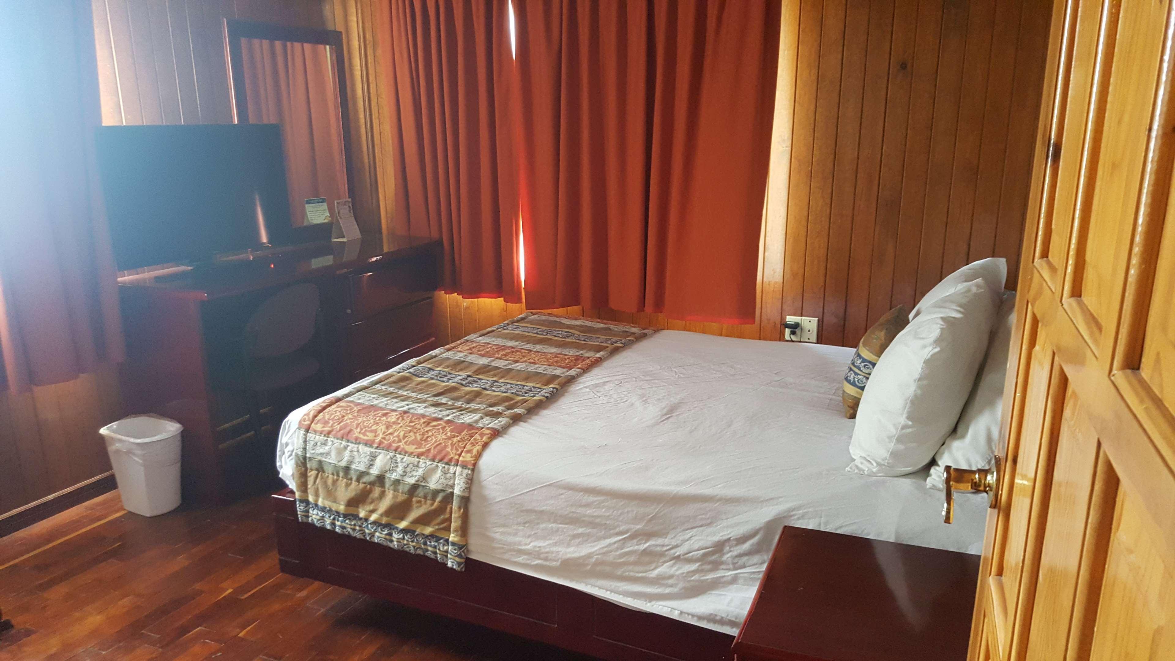 Best Western Bazarell Inn Montemorelos Екстер'єр фото