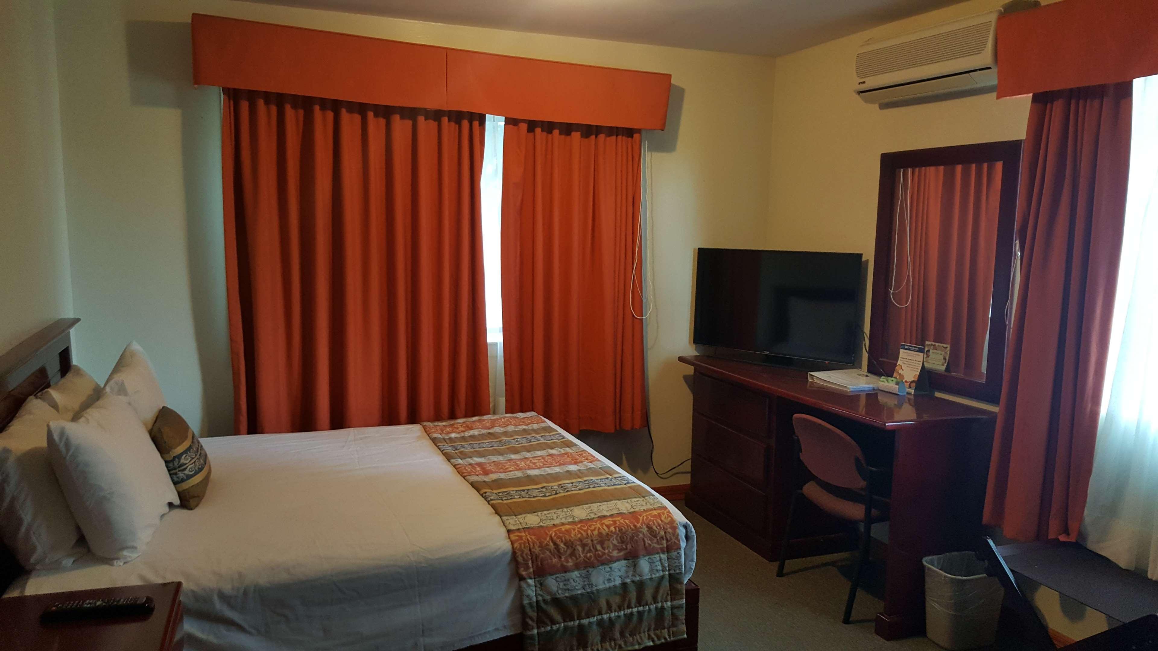 Best Western Bazarell Inn Montemorelos Екстер'єр фото