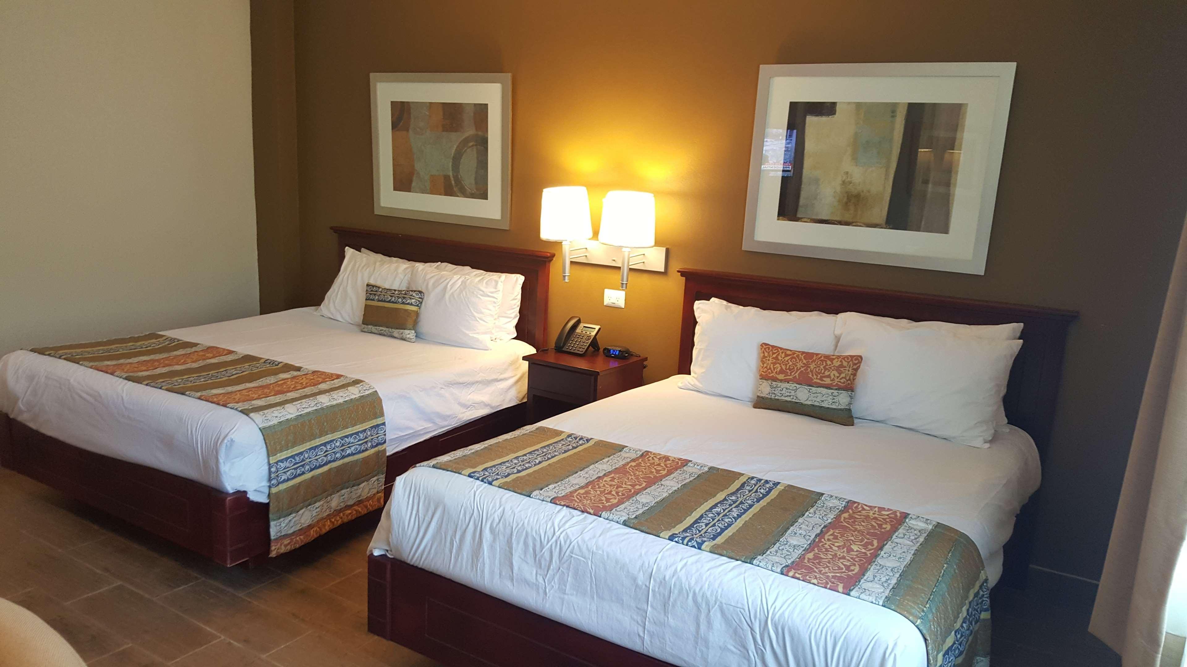 Best Western Bazarell Inn Montemorelos Екстер'єр фото