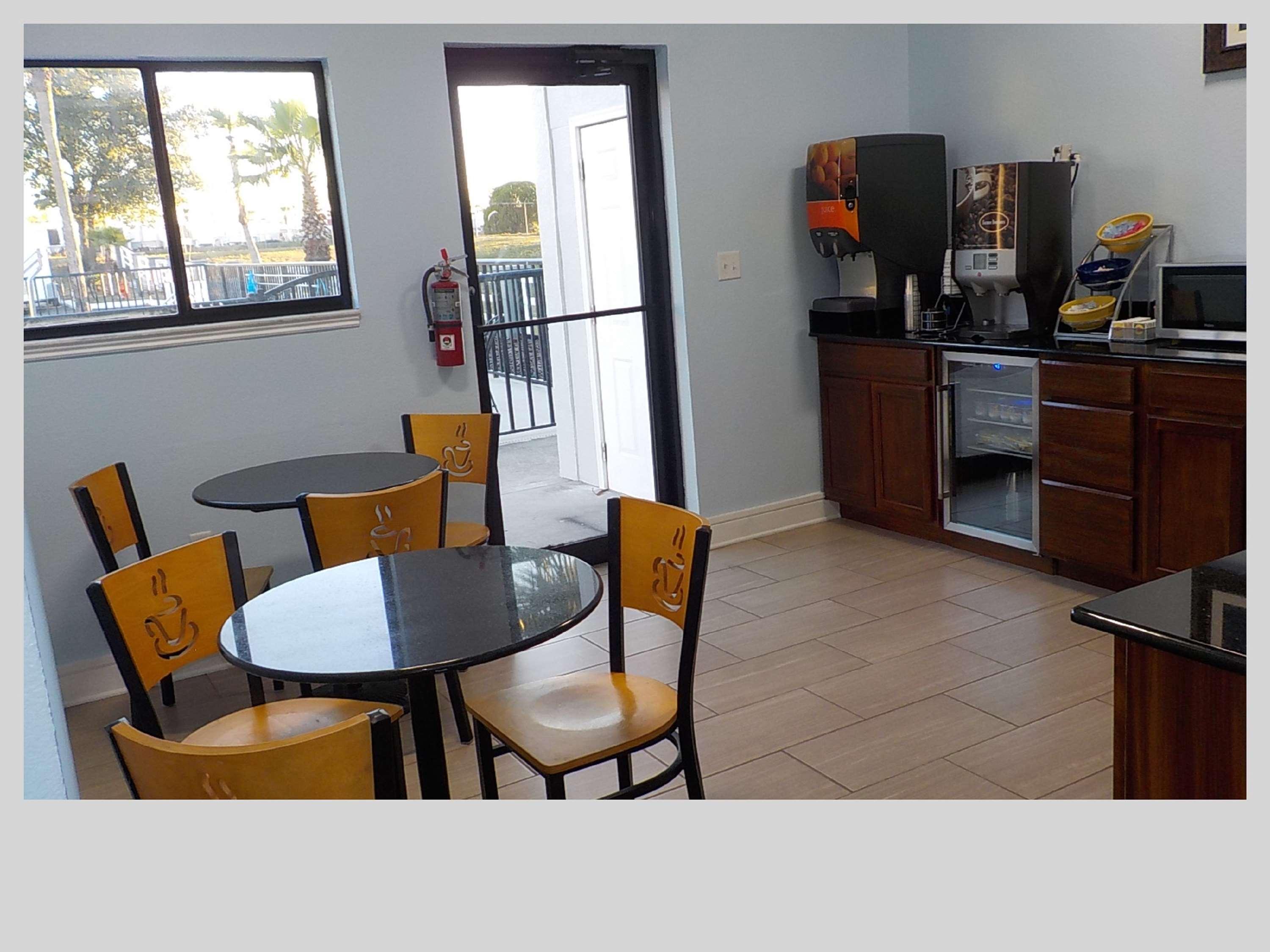 Best Western Bazarell Inn Montemorelos Екстер'єр фото
