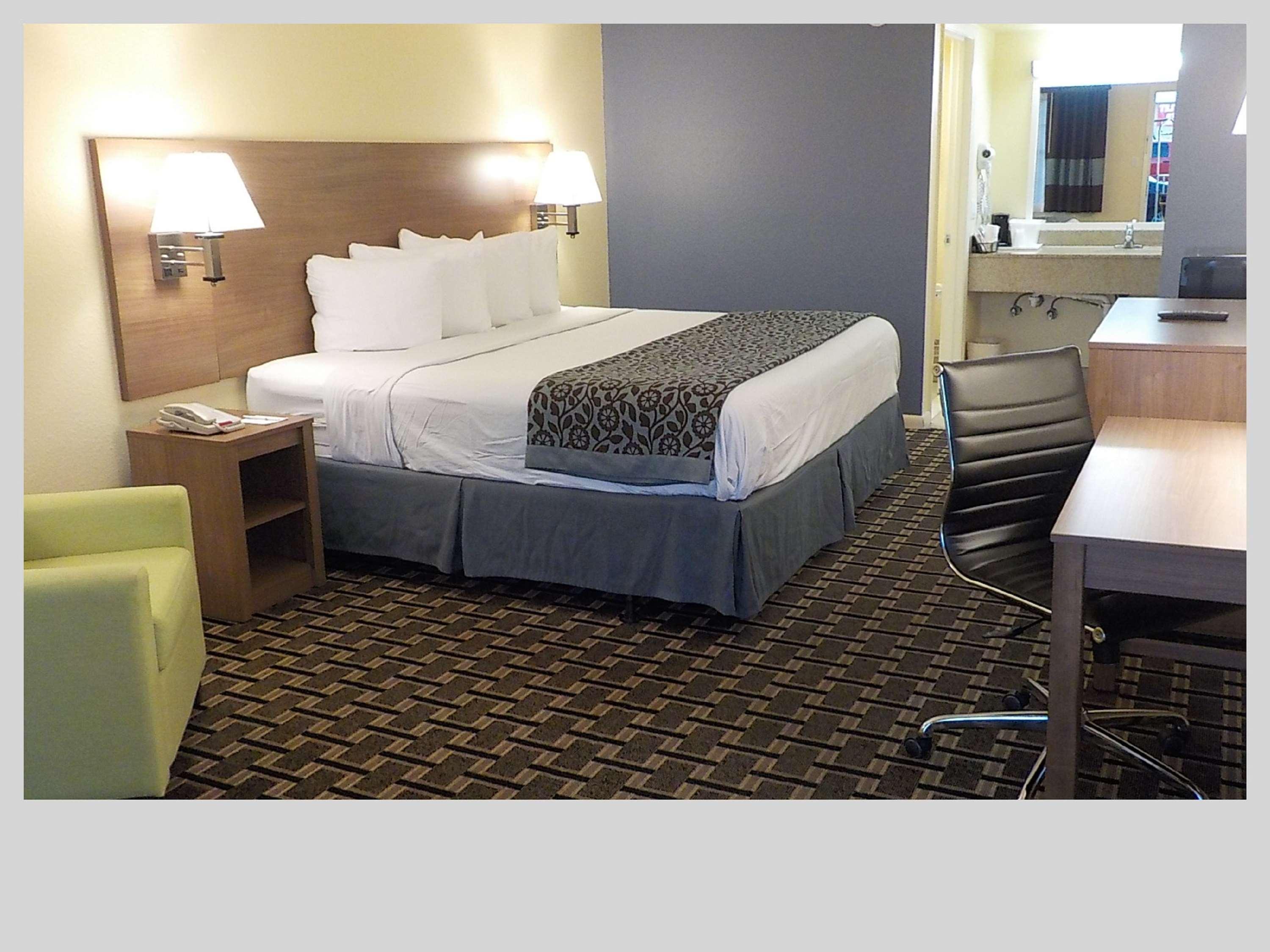 Best Western Bazarell Inn Montemorelos Екстер'єр фото