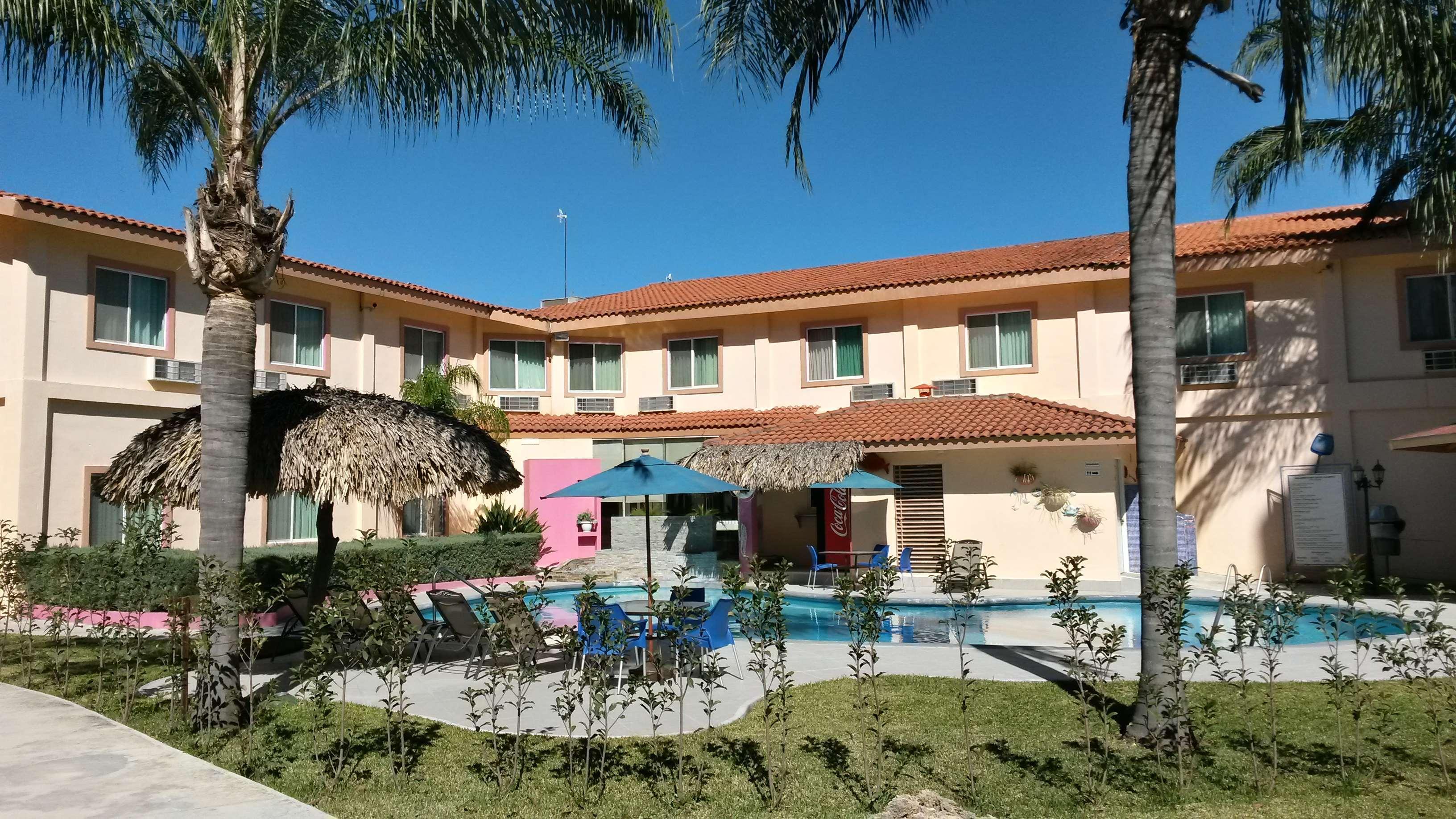 Best Western Bazarell Inn Montemorelos Екстер'єр фото