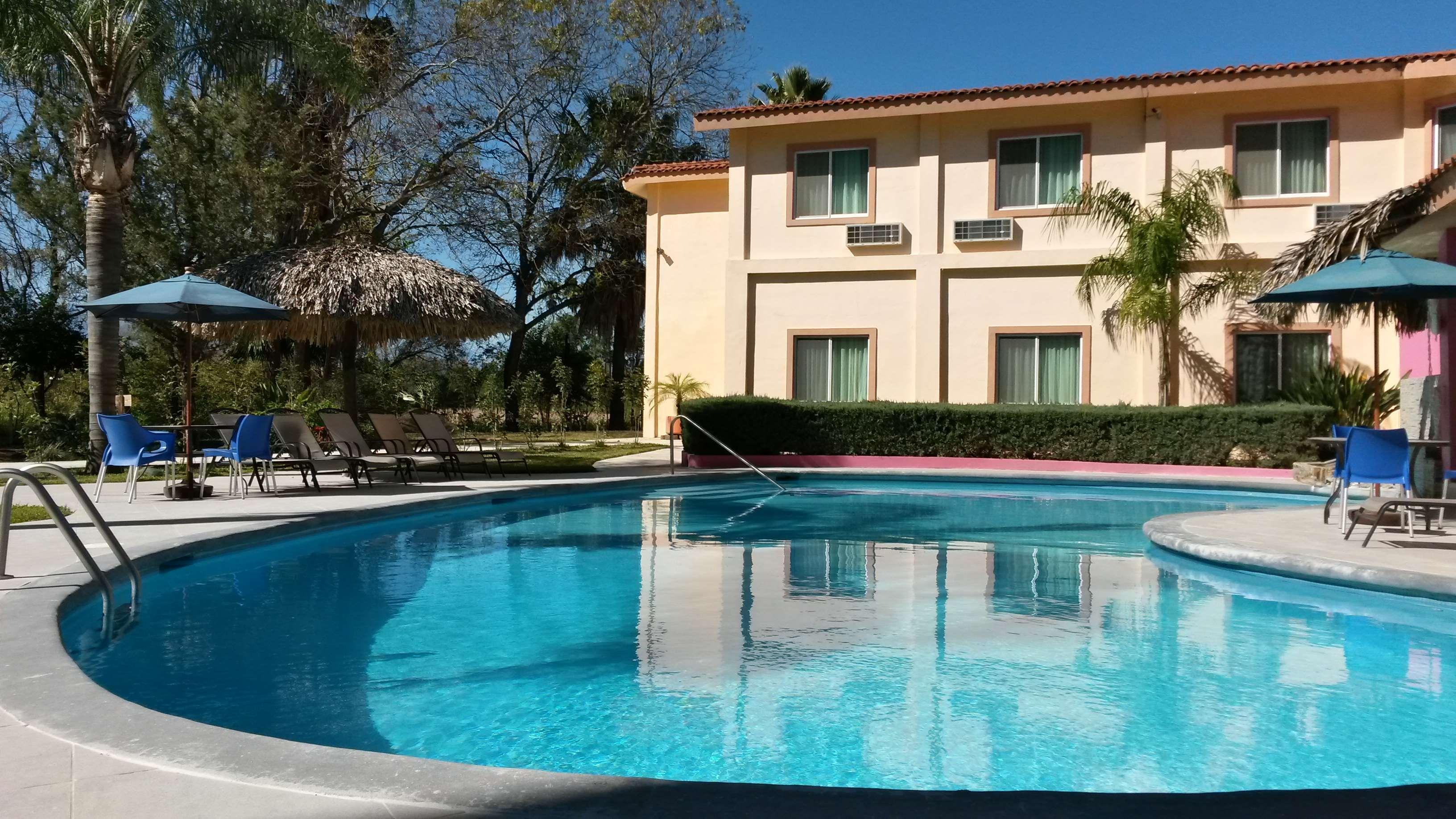 Best Western Bazarell Inn Montemorelos Екстер'єр фото