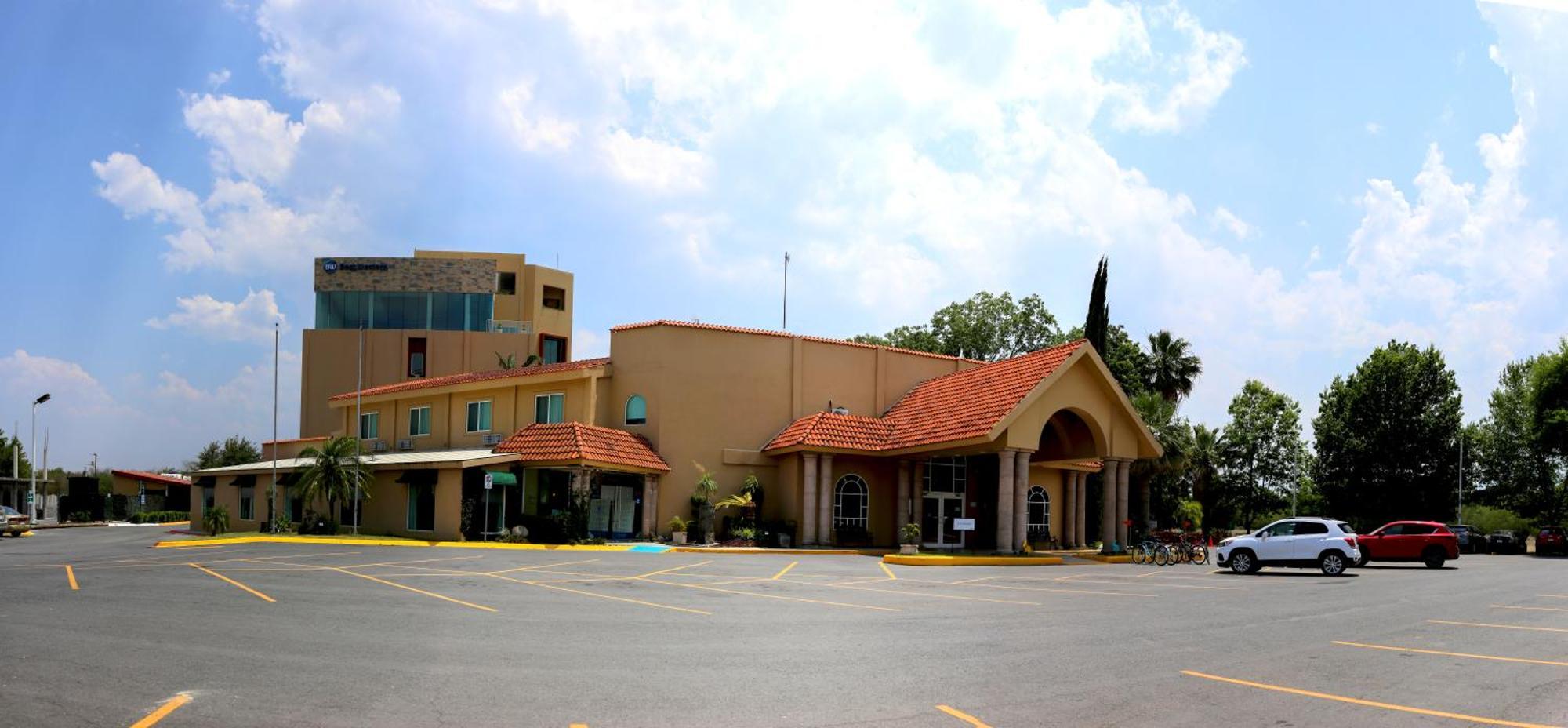 Best Western Bazarell Inn Montemorelos Екстер'єр фото