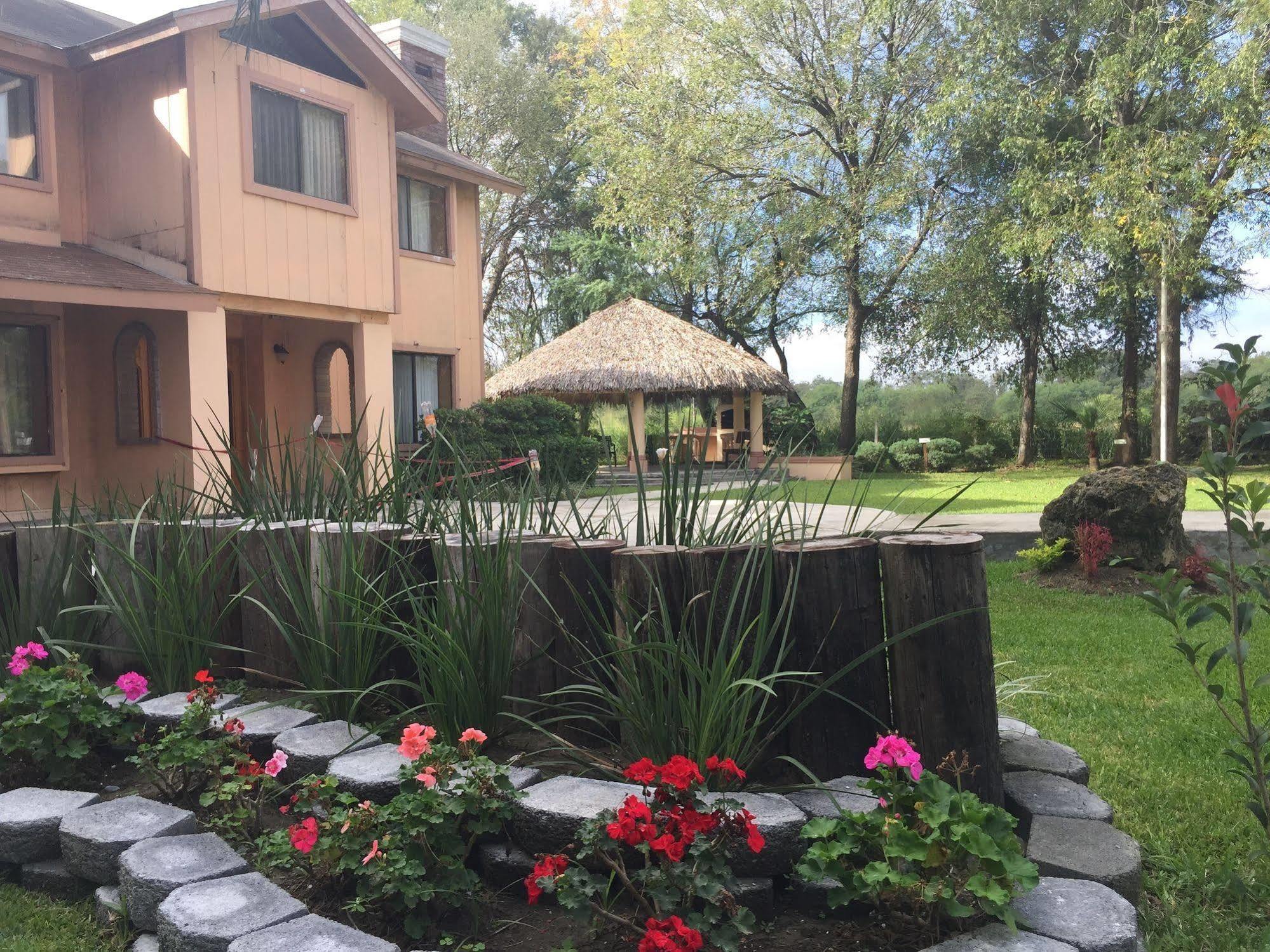 Best Western Bazarell Inn Montemorelos Екстер'єр фото