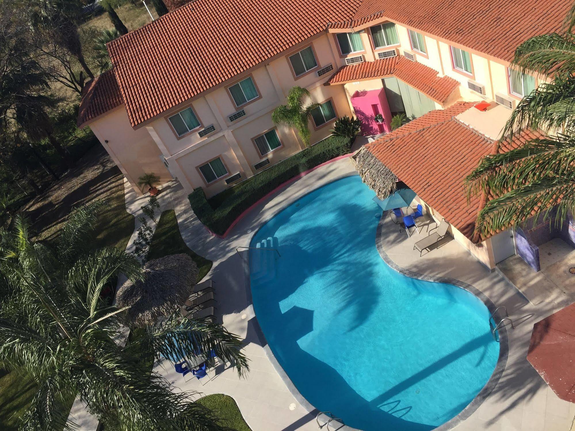 Best Western Bazarell Inn Montemorelos Екстер'єр фото