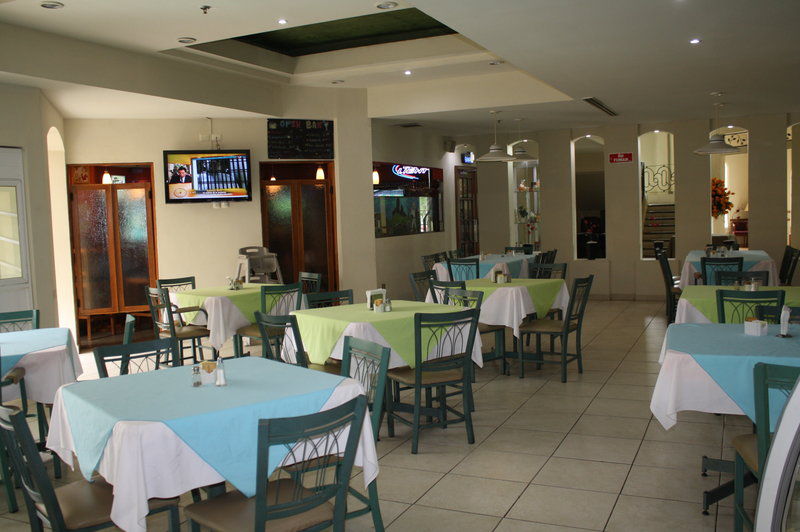 Best Western Bazarell Inn Montemorelos Екстер'єр фото